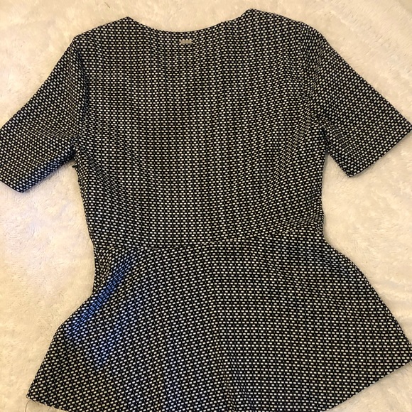 Super cute top IMNYC by Isaac Mizrahi - Picture 2 of 6